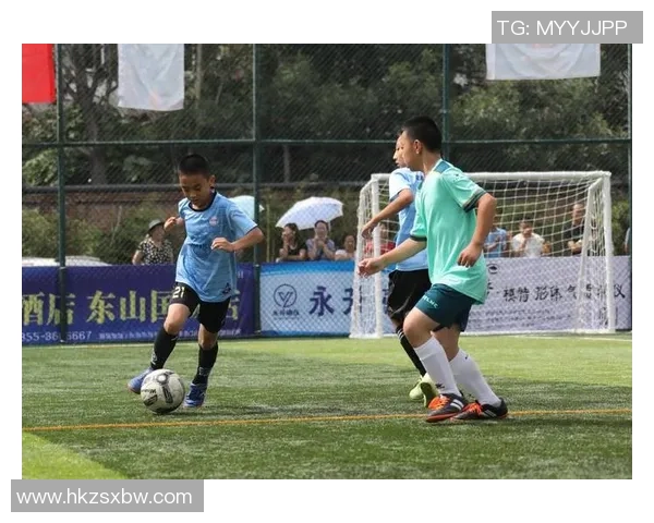 足球男裤裆的选择与搭配技巧让你在球场上尽显风采